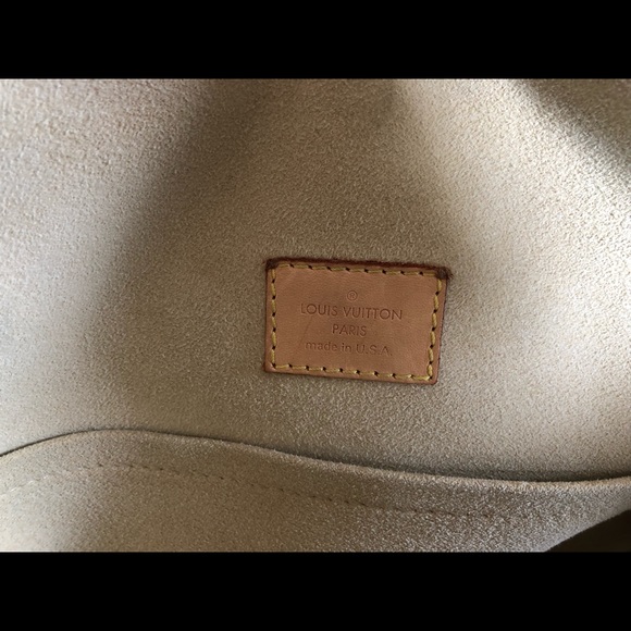 Louis Vuitton Manhattan Gm ❤️SOLD❤️ - Picture 3 of 8